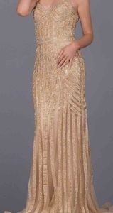 Royal Queen Collection size 4 used- excellent condition